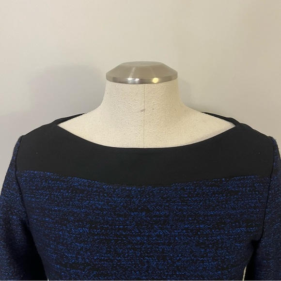 Le Chateau Dress - Picture 2 of 9